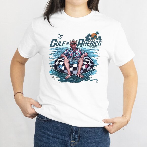 Gulf Of America Retro Vibes T-shirt Trump on an inner tube - Picture 3 of 5